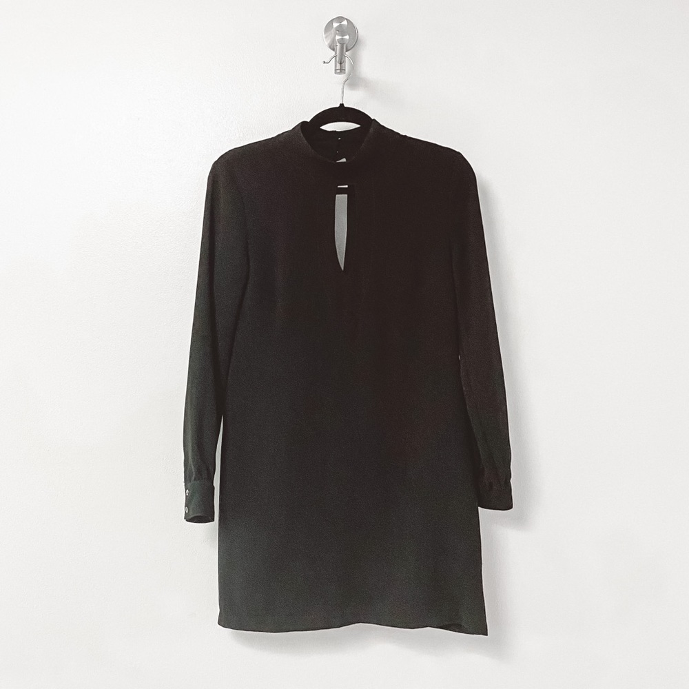 Olivaceous‎ Classic Fall Preppy Chic Cutout Choker Long Sleeve Mini Dress